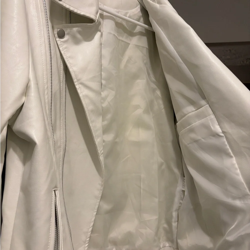 White PU Leather (Vegan) Biker Jacket, NWOT, Mens or Women’s XXL - Picture 6 of 6